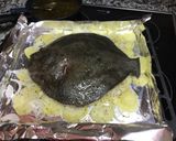 Foto del paso 2 de la receta: Rodaballo al horno con ensalada de aguacate