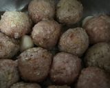 Foto del paso 4 de la receta: Albóndigas estilo griego con tomate y cebolla