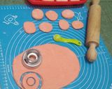 Foto langkah ke 6 dari resep Donat Bomboloni Stroberi.