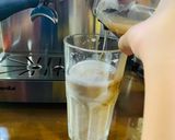 Hình bước làm 5 của món Vào bếp cùng con: cà phê sữa tươi và cà phê kem muối
