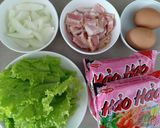 Hình bước làm 1 của món Mì gói xào bacon & trứng ốp la