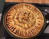 Une image de l'étape 8 de Tarte aux pommes sur lit de compote pommes et noix (pâte brisée aux deux beurres).