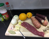 Foto del paso 1 de la receta: Lomo de cerdo ibérico con salsa naranja y puré de boniato y zanahoria trufado