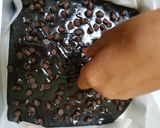 Foto langkah ke 6 dari resep Fudgy Brownies shiny crust.