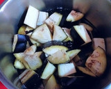 Foto del paso 4 de la receta: Revuelto sin huevos de acelgas tiernas, puerros y berenjenas