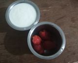 A picture of step 1 of Strawberry Lassi.