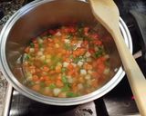 Foto del paso 3 de la receta: Crema de verduras súper rápida y fácil de hacer