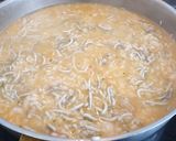Foto del paso 4 de la receta: Arroz meloso con gulas y gambas