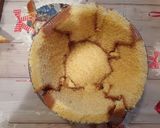Foto del passaggio 3 della ricetta Zuccotto di pandoro con ricotta e gocce di cioccolato