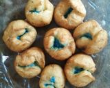 Foto langkah ke 12 dari resep Roti buka coklat lumer.