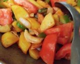 A picture of step 3 of Potato & Capsicum Subji.