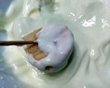 A picture of step 1 of Banana Dip In Yogurt And Granola.