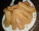 A picture of step 4 of Cinnamon churros and cinnamon chocolate sauce.