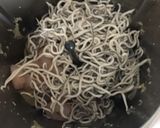 Foto del paso 3 de la receta Alcachofas, gambas y gulas en Thermomix