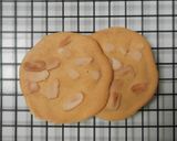 Foto langkah ke 4 dari resep Almond Crispy.