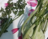 A picture of step 1 of Kohlrabi and parsley pakoras.