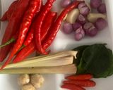 Foto langkah ke 1 dari resep Tongkol Suwir (isian nasi bakar).