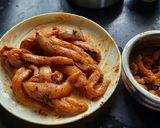 A picture of step 1 of Dry prawns masala.