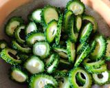 A picture of step 1 of Garlic Karela.