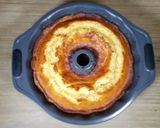 A picture of step 5 of Italian tea cake.