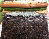 Hình bước làm 5 của món Cơm cuộn rong biển