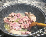 Foto del paso 1 de la receta: Higaditos de pollo de coral al ajo y perejil a la brasa