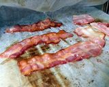 A picture of step 2 of Baked Crispy Bacon.