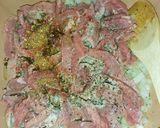 A picture of step 1 of LeViés Baby Marrow and Pepper Steak Strips.