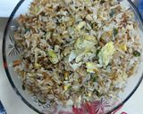 A picture of step 2 of Cabbage and eggs fried rice.