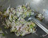 A picture of step 3 of Schezwan vegetable noodles.