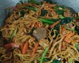 Foto langkah ke 4 dari resep Mie Goreng Idola.