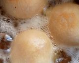 A picture of step 5 of Egg roll.