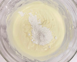 Foto del paso 3 de la receta: Vasitos de queso con chocolate blanco y crocante de lotus