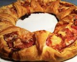 Une image de l'étape 2 de Couronne feuilletée lardon, jambon & emmental.