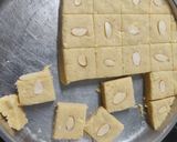 A picture of step 3 of Kaju Mawa Burfi.