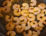 Foto del paso 4 de la receta: Bowl de quinoa y camarones
