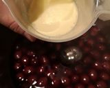 Vaníliapudingos meggyleves recept fázis 2 fotója