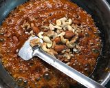 मिक्स ड्राई फ्रूट (बदाम,काजू,अक्रोड) बर्फी/चिक्की mix dryfruit chikki recipe in marathi) रेसिपी स्टेप 3 फोटो 