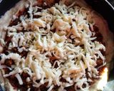 A picture of step 3 of Beef&chicken pizza.