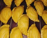 Foto langkah ke 13 dari resep Curry Puff Metode Oles.