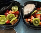 A picture of step 2 of Strawberry kiwi bowls.