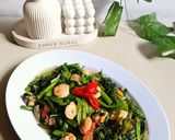 Foto langkah ke 4 dari resep Tumis Kangkung Udang.