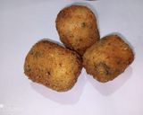 A picture of step 4 of Potato Bomb Chaat.