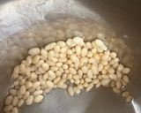 A picture of step 1 of White Beans with Wild Rice.