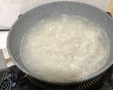 Hình bước làm 1 của món Hến Xào Bún Gạo