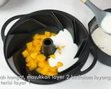 Foto langkah ke 3 dari resep Puding mangga susu 3 lapis.