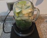 Foto del paso 4 de la receta: Batido espeso de manzana, acelga y ají