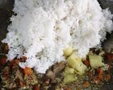 Gambar langkah 6 resipi Nasi Goreng Nenas bersama Daging Salai#phopbylinimohd#batch18.
