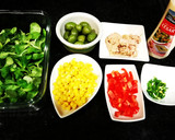 Foto del paso 1 de la receta: Ensalada de patatas con atún, maíz y aceitunas verdes