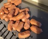 Une image de l'étape 3 de Escargot feuilleté portionnable aux saucisses, tapenade noire et emmental.